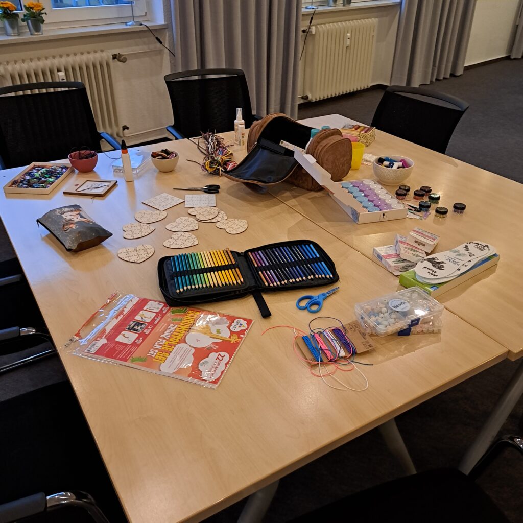 Materialientisch bei Seminar für Sozialpädagogen und Erzieher