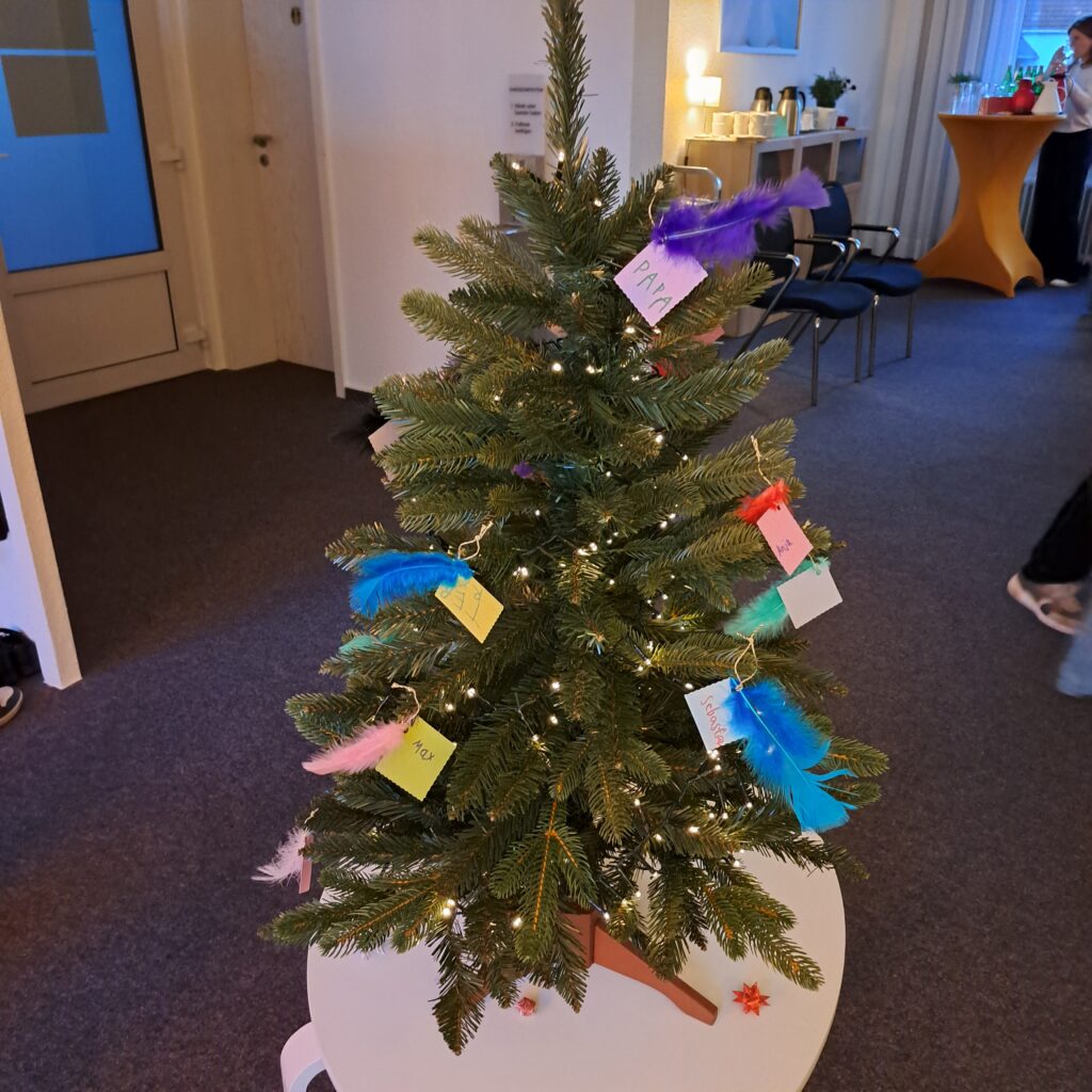 Der Baum mit den Erinnerungen an die Verstorbenen